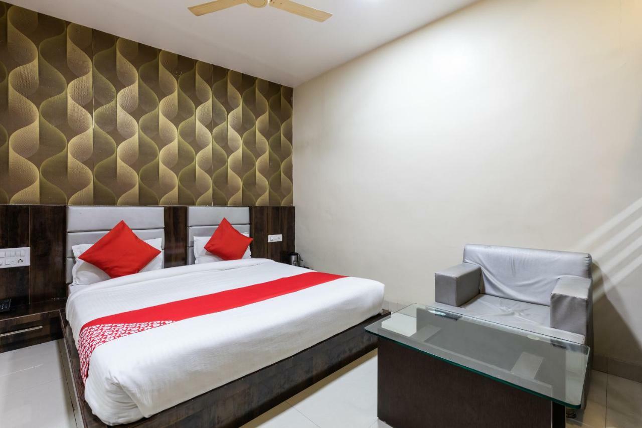 Oyo 41898 Balaji Palace Ratlām Eksteriør bilde